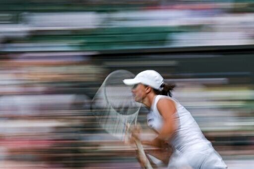 Sinner powers into Wimbledon last 16 as Djokovic eyes century